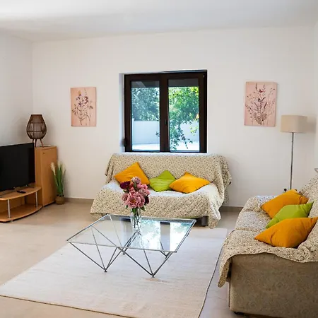 Apartament Sara